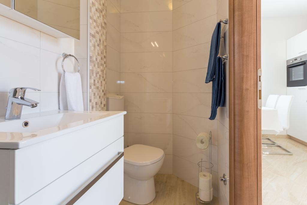 Apartment & Room Ladisic Orasac Exterior photo